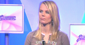 Sanne voelt de kandidaten stevig aan de tand.
